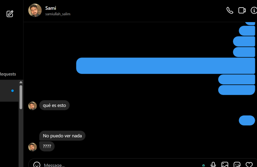 Mi amiga le envía un texto invisible en Instagram para que se vea ridículo.